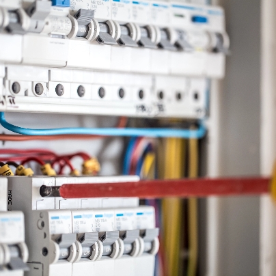 INSTALACIONES ELÉCTRICAS